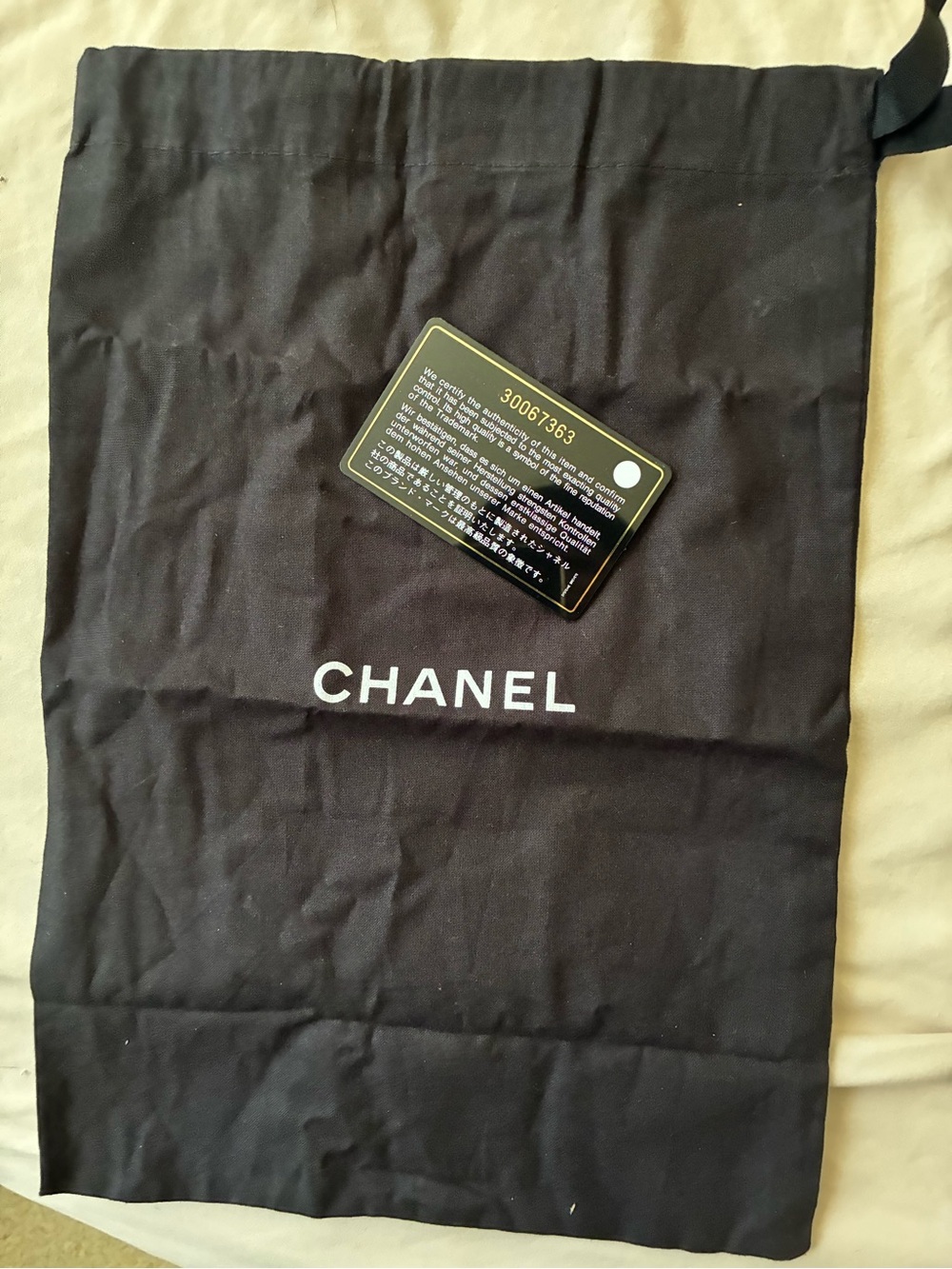 Chanel Black Quilted Barrel Shoulder Bag with Gold Chain - Picture 7 of 11